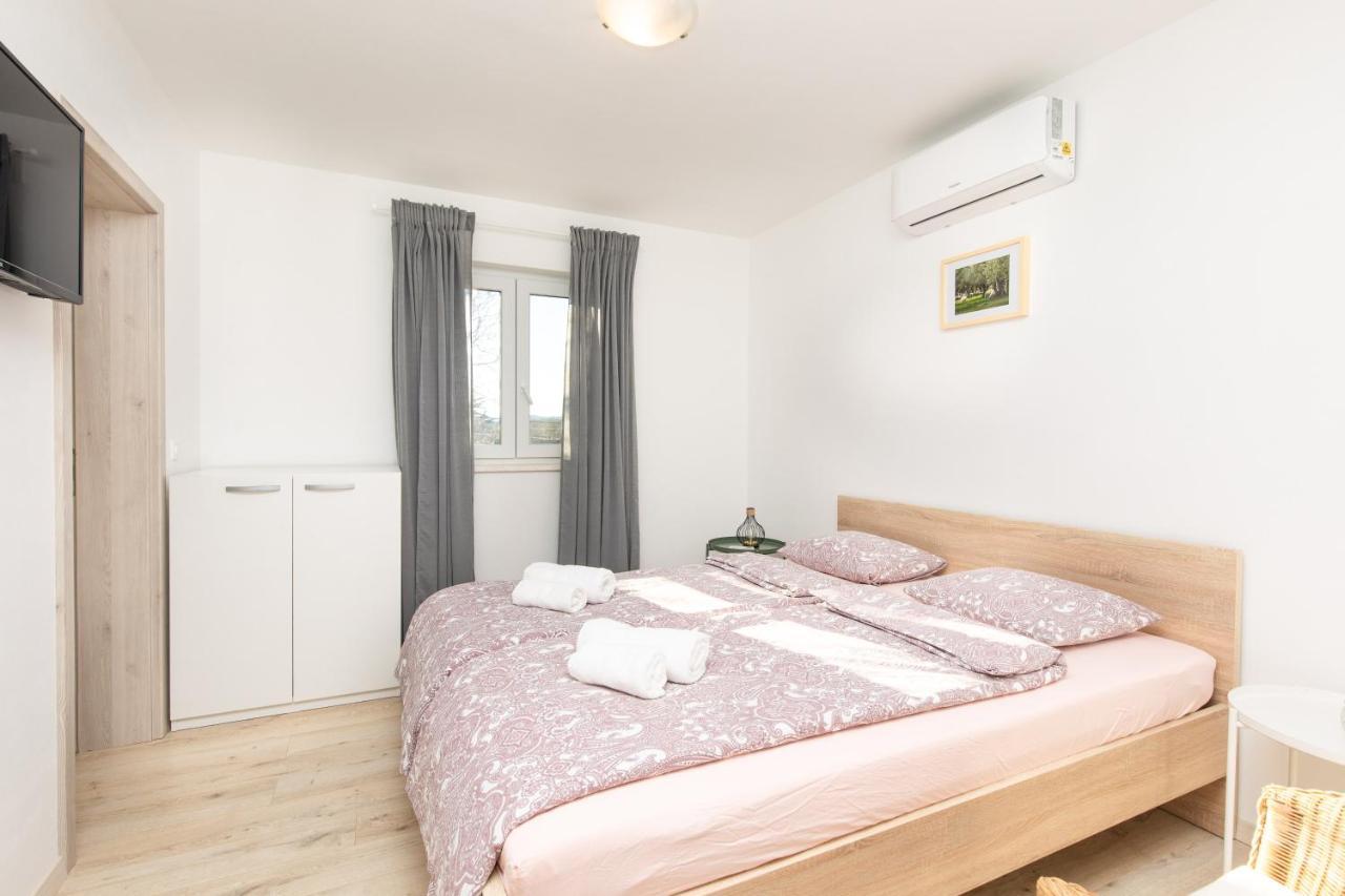 Apartments Brig Perfect Countryside Holiday! Krk Town Exterior foto