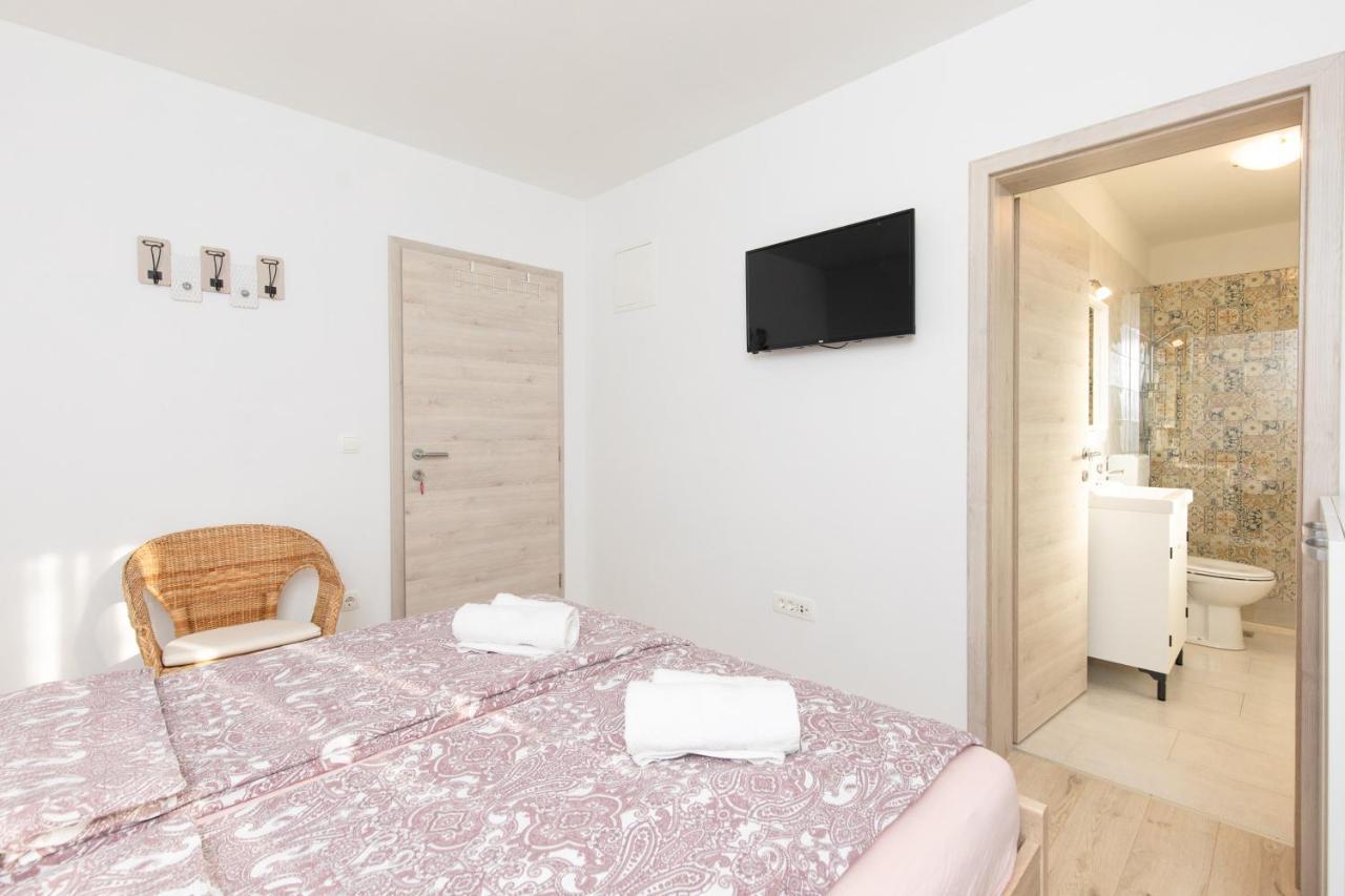 Apartments Brig Perfect Countryside Holiday! Krk Town Exterior foto