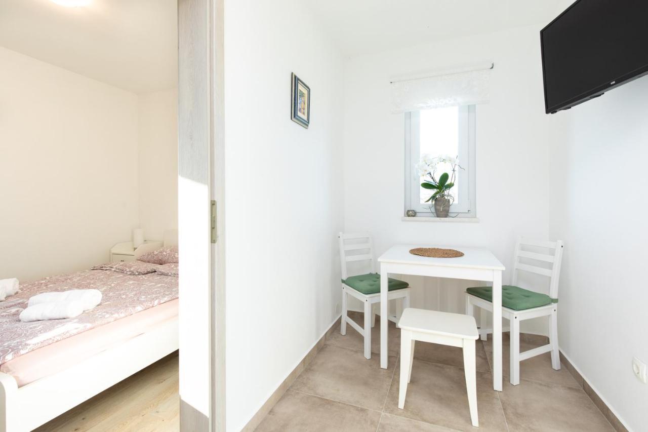 Apartments Brig Perfect Countryside Holiday! Krk Town Exterior foto